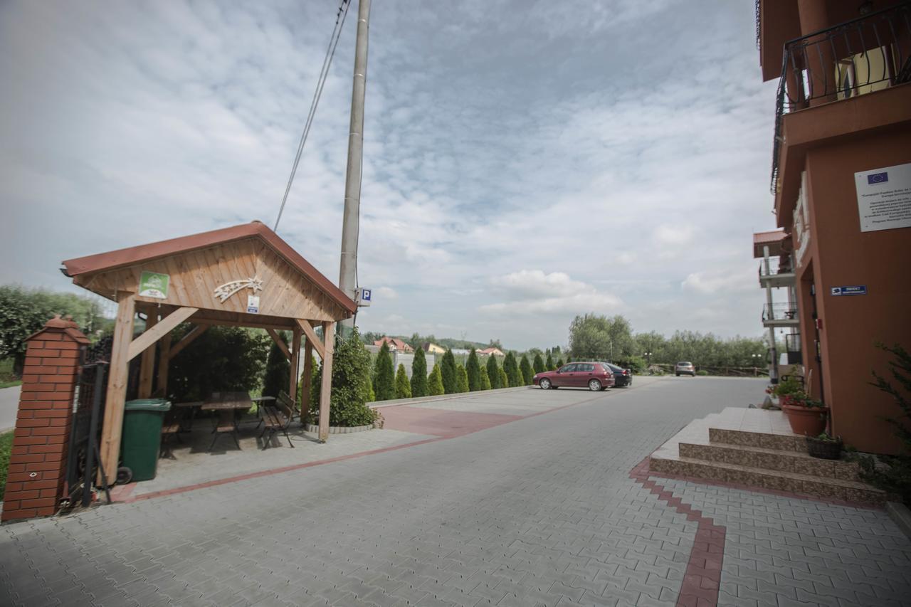 Rezydencja Pod Pieprzowkami Zalesie Gorzyckie Luaran gambar